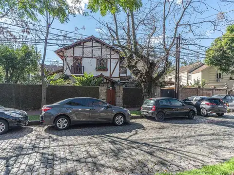 Casa en Venta en Acassuso Barrio Parque Aguirre, USD 750.000