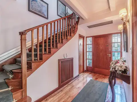Casa 6 ambientes con 4 baños