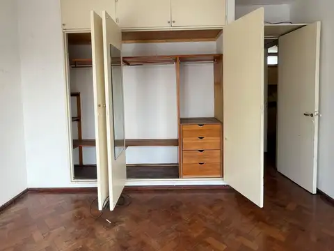 Peatonal Córdoba y Sarmiento 800