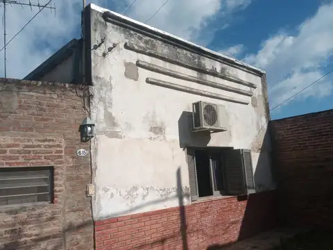 Casa 5 ambientes con 1 baño