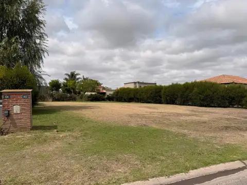 Lote interno a la venta en barrio Santa juana. Financia
