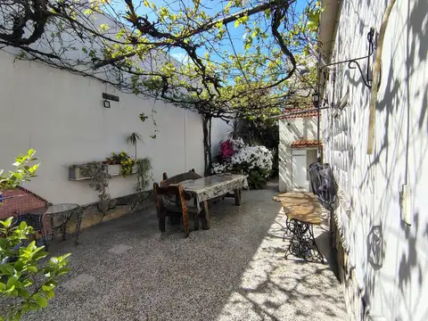 CASA EN VENTA S JUSTO 4AMB QCHO PILE + DEPTO 2AMB