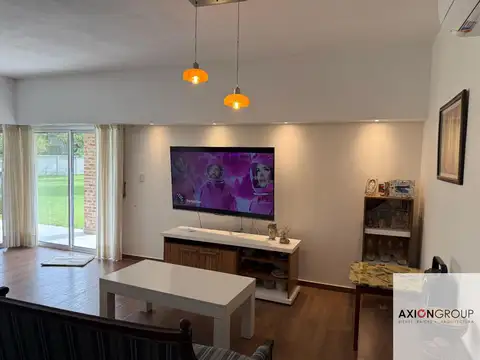 Casa 3 ambientes con 2 baños