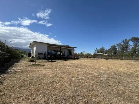 Casa 3 ambientes con 2 baños