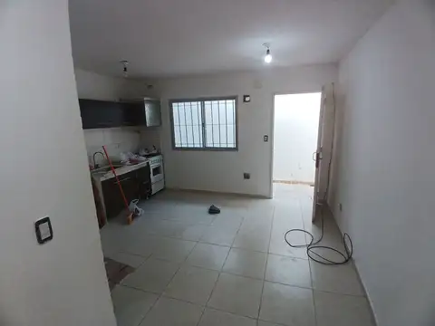 Depto Tipo Casa en Alquiler en Villa Libertad, $ 380.000