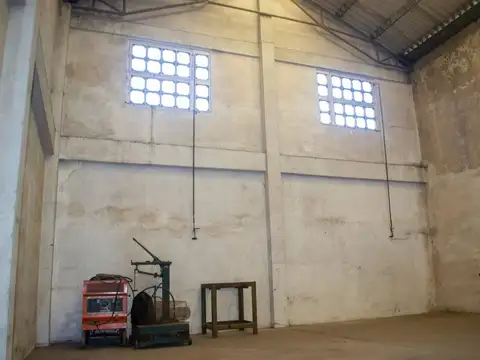 DEPOSITO EN VENTA EN AVELLANEDA 