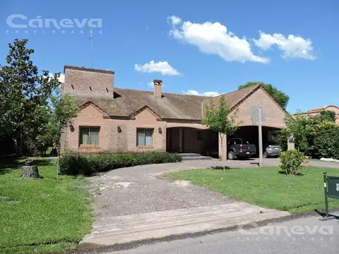 Excelente casa en Lomas de Fátima