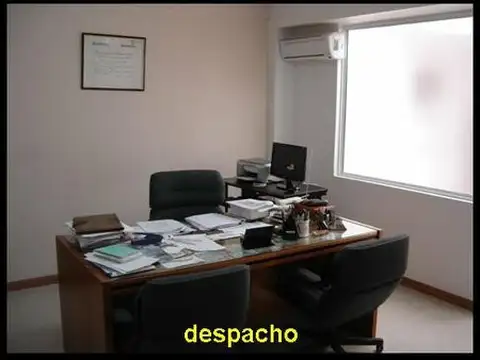 Oficina 5 ambientes con 2 baños