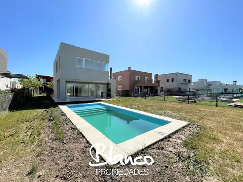 Puertos del Lago - Araucarias 100