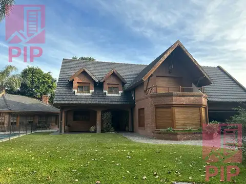 Casa 6 ambientes con 4 baños