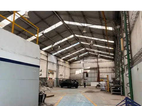 Alquiler de galpon dentro de predio empresarial Loma Hermosa
