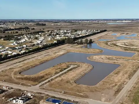 LOTE EN VENTA A LA LAGUNA EN DAMASIA AL SUR
