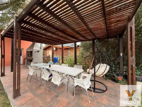 Casa en Venta con 2 cocheras