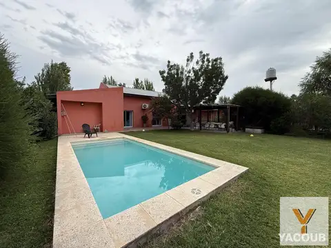 Casa 5 ambientes con 2 baños