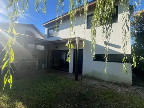 ALQUILER CASA MODERNA 3 AMBIENTES COUNTRY RODA QUINCHO JARDIN PARRILLA