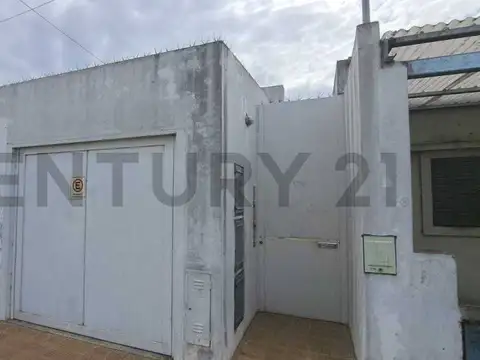 Venta de PH con patio en Villa Elvira, La Plata