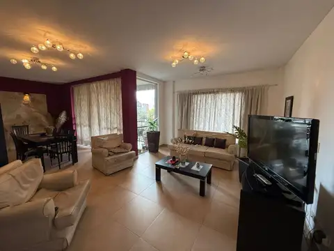 Angel Delia 1000, Piso 3