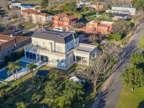 Casa  en Venta en Los Jazmines, Pilar del Este, Pilar
