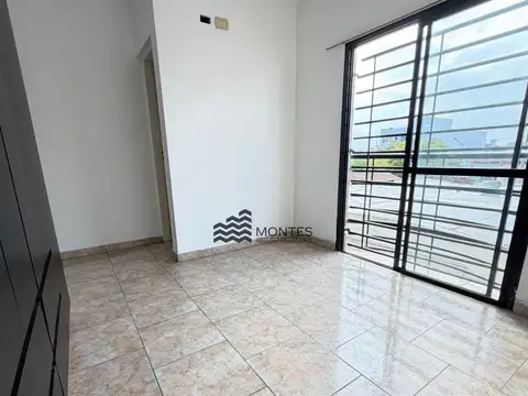 Departamento en Alquiler en Villa Luzuriaga, $ 450.000