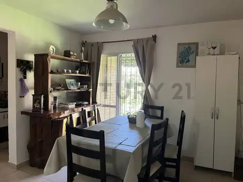 Casa en Venta con 2 cocheras