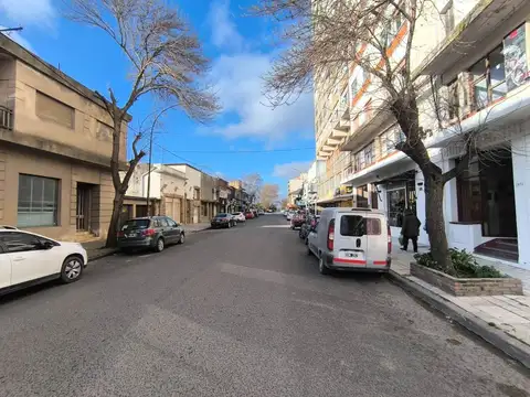 Local en Venta 53 años