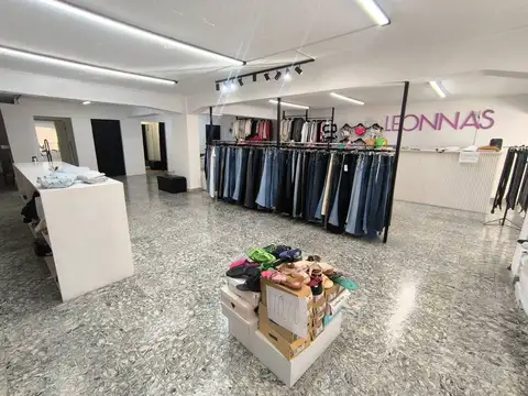 Local en Venta 53 años