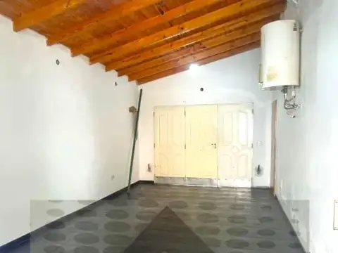 Casa en Alquiler con 2 cocheras