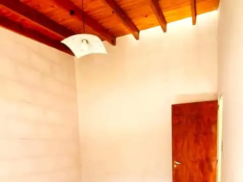 Casa 3 ambientes con 1 baño