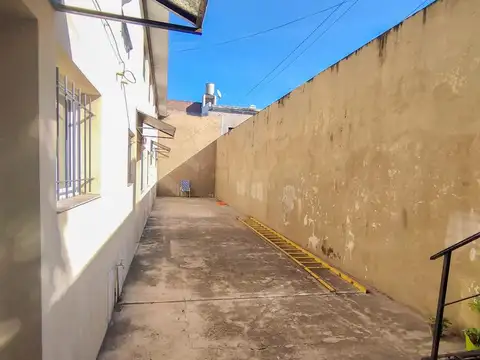 Casa 10 ambientes con 5 baños