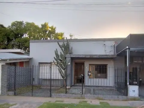 Casa en venta c/ cochera en Los Troncos del Talar