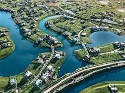 Lote en Puertos con amarra.