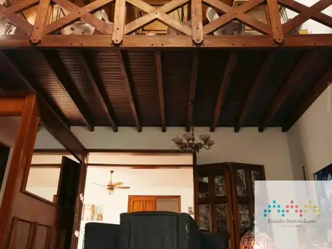 Casa 6 ambientes con 3 baños