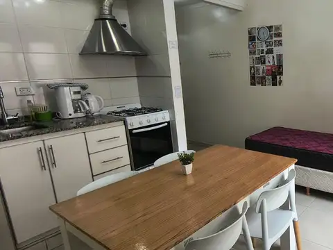 Avenida Hipólito Yrigoyen 700