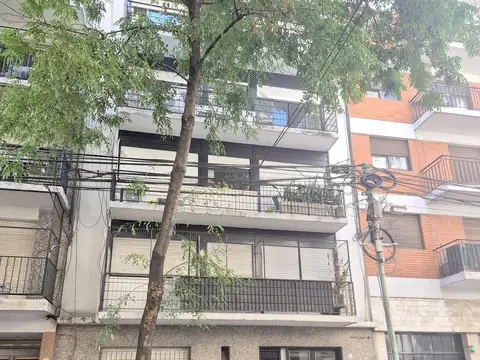 Alquilo: Recoleta 2 amb. Cocina y baño completos. Muy luminoso. A 1 cuadra de Av. Sta Fe.-