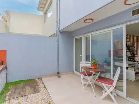 Depto Tipo Casa en Venta con 1 cocheras