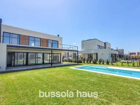 Casa 6 ambientes con 3 baños