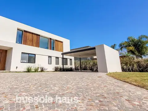 Casa en venta 6 ambientes con pileta barrio Vistas Puertos Escobar