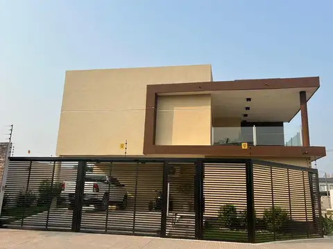 Casa 4 ambientes con 3 baños