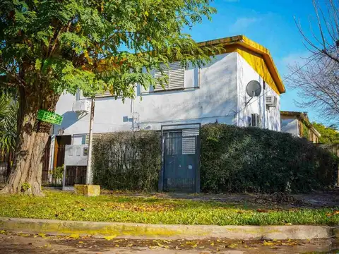 Casa en venta Villa Elisa de 2 dormitorios