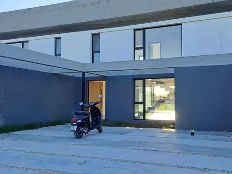 Casa en Venta en Countries y Barrios Cerrados en la Plata, USD 195.000