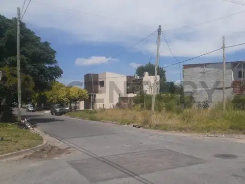 136 ESQUINA 36 , Piso 0