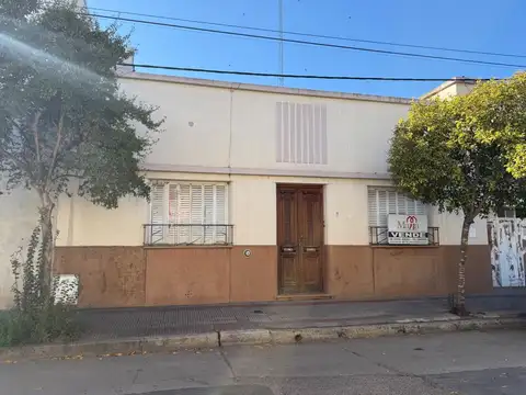 Venta de casa con lote 573m² y 210 construidos