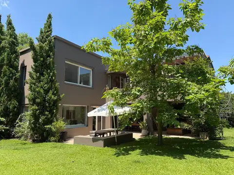 Casa en Alquiler Temporario, 4 Dormitorios, en Barrio Laguna del Sol, Tigre, GBA Norte