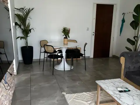 Colombres 300, Piso 1