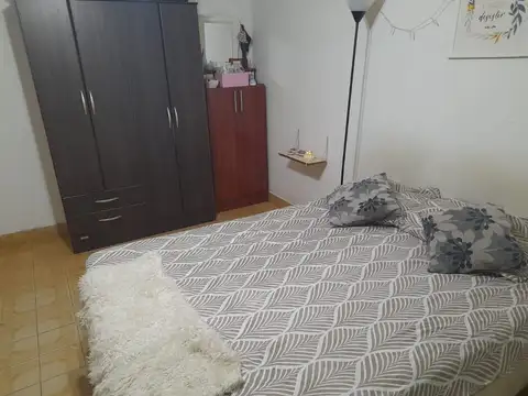 Casa de 3 Amb   depto a terminar al fondo en Venta, Villa Luzuriaga. GBA Oeste
