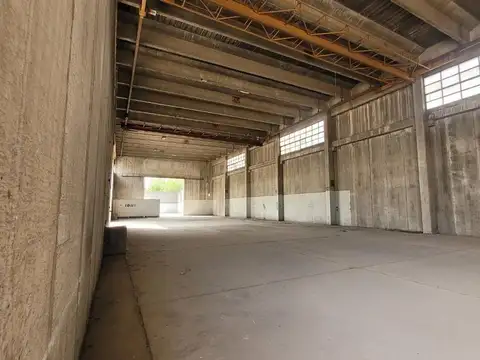 GALPÓN INDUSTRIAL EN ACCESO NORTE, EL PLUMERILLO