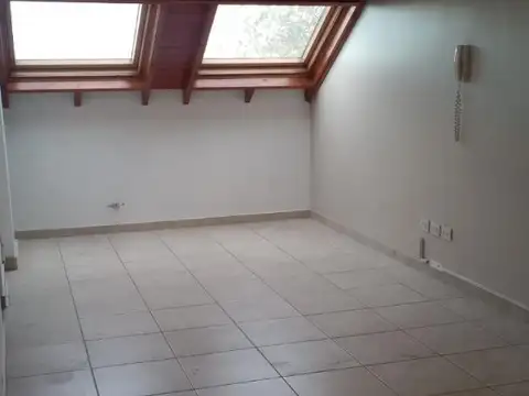 Av Espora 600, Piso 4°