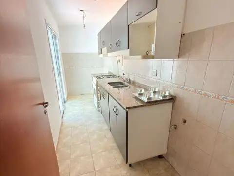 Depto Tipo Casa en Alquiler con 1 cocheras