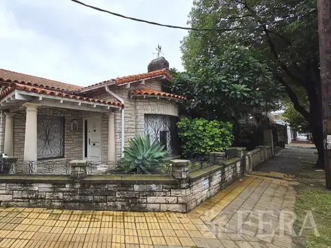 Venta Casa 4 ambientes con terraza y parrilla en Quilmes