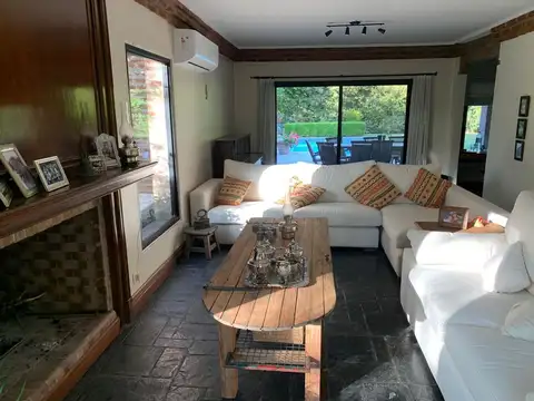 Casa en Venta con 1 cochera